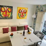 Cathedral Studio, Luxury Studio In Cathedral Area, Parking Optional