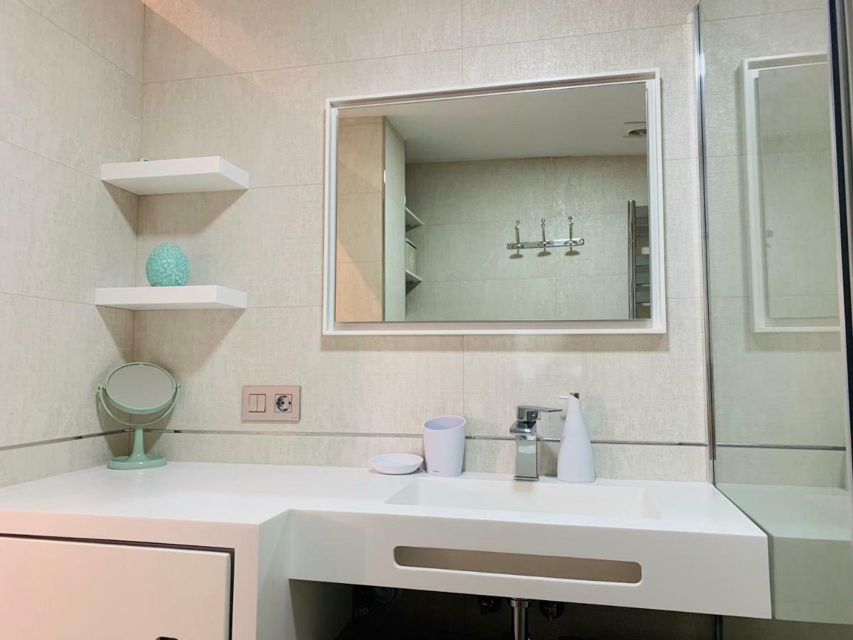 Cathedral Studio, Luxury In Cathedral Area, Parking Optional Apartment *