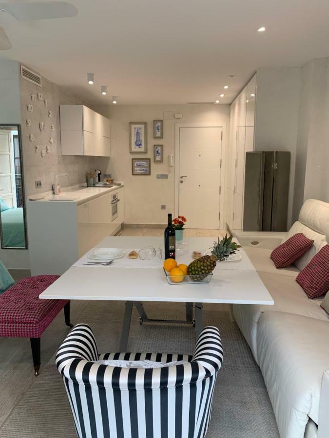 Cathedral Studio, Luxury In Cathedral Area, Parking Optional Séville